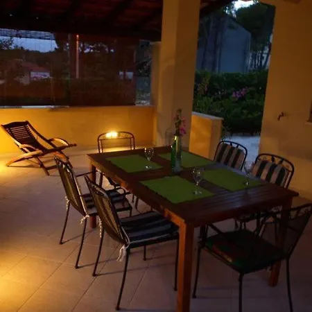Lejlighed 2 Bedroom With Terrace Milna (Brac)